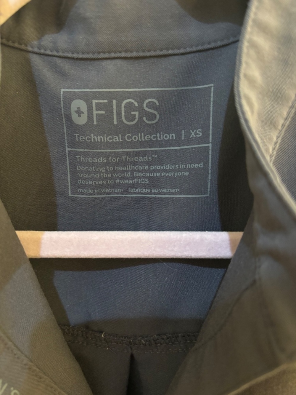 XS Figs Rafaela scrub top - Picture 3 of 5